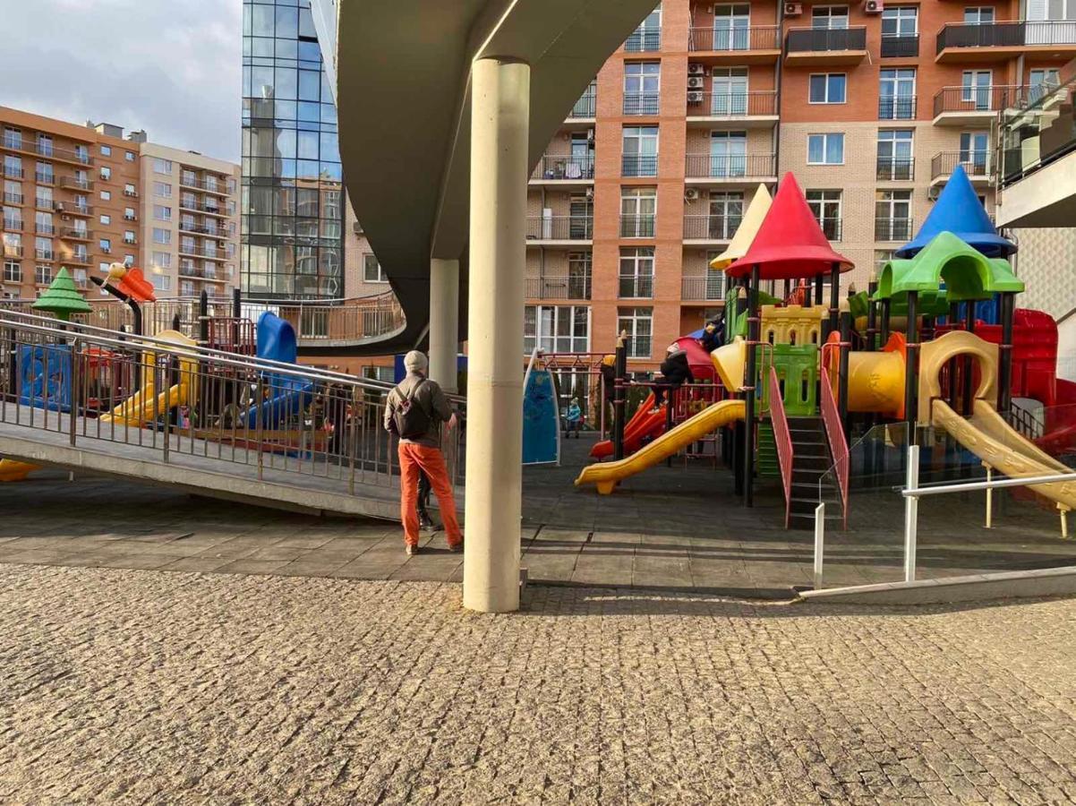 Vodogray Luxury Apartments: Elite Gated Complex with Underground Parking Chernivtsi Exterior photo