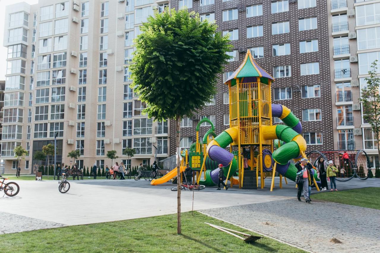 Vodogray Luxury Apartments: Elite Gated Complex with Underground Parking Chernivtsi Exterior photo