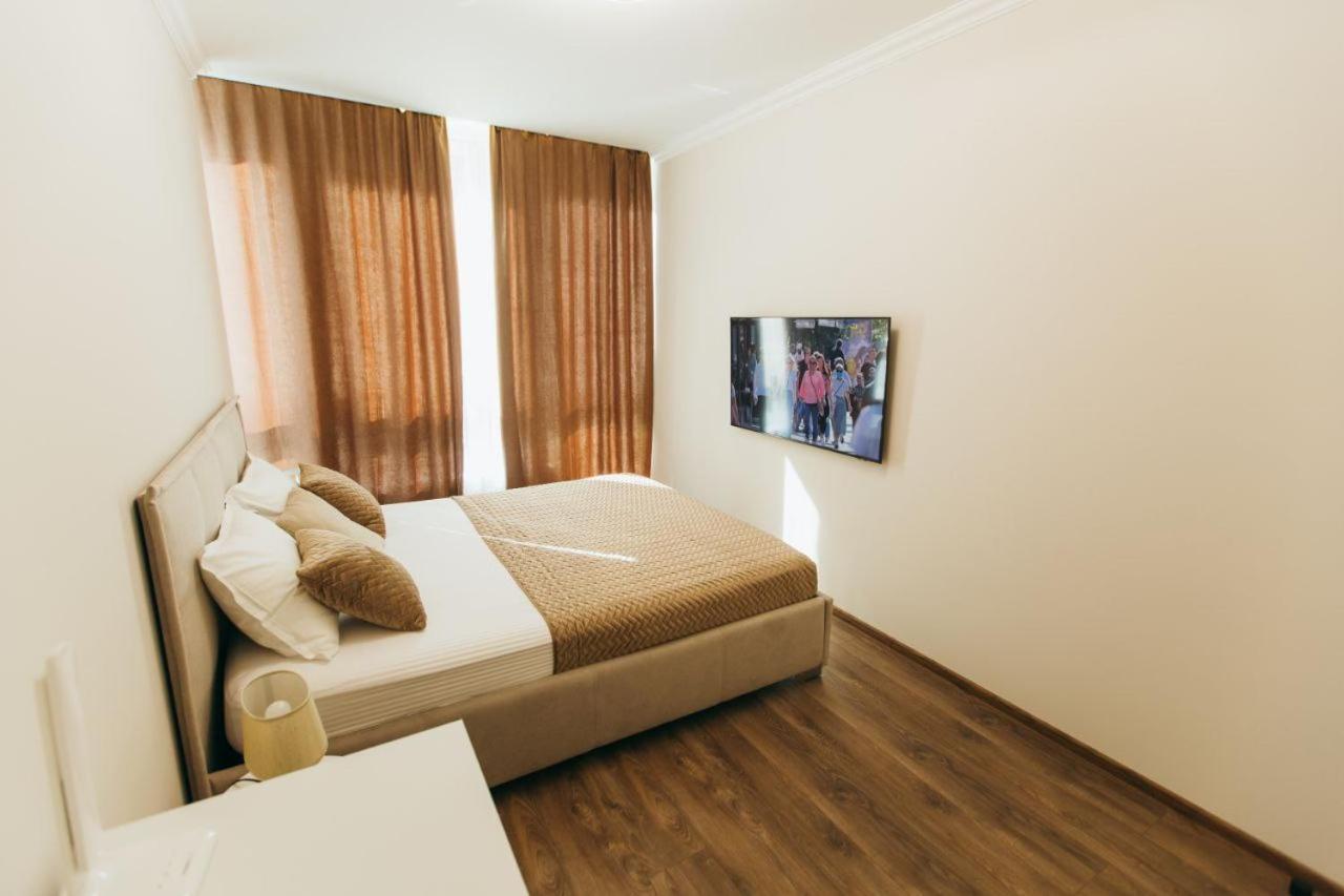 Vodogray Luxury Apartments: Elite Gated Complex with Underground Parking Chernivtsi Exterior photo